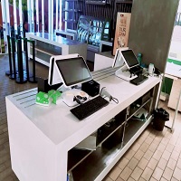 國(guó)萬(wàn)超市收銀進(jìn)銷(xiāo)存系統(tǒng)是一款針對(duì)中小型超市及POS收銀行業(yè)的店面銷(xiāo)售管理系統(tǒng)軟件，其中包含商店管理、超市POS前臺(tái)收銀銷(xiāo)售管理，自助結(jié)算臺(tái)管理、手機(jī)網(wǎng)上商城預(yù)訂系統(tǒng)、條形碼商品管理,倉(cāng)庫(kù)管理、商品出入庫(kù)管理,盤(pán)點(diǎn)管理,倉(cāng)庫(kù)庫(kù)存管理，超市營(yíng)收財(cái)務(wù)統(tǒng)計(jì)管理系統(tǒng),超市日月年報(bào)表系統(tǒng),設(shè)計(jì)與打印系統(tǒng)等功能模塊。