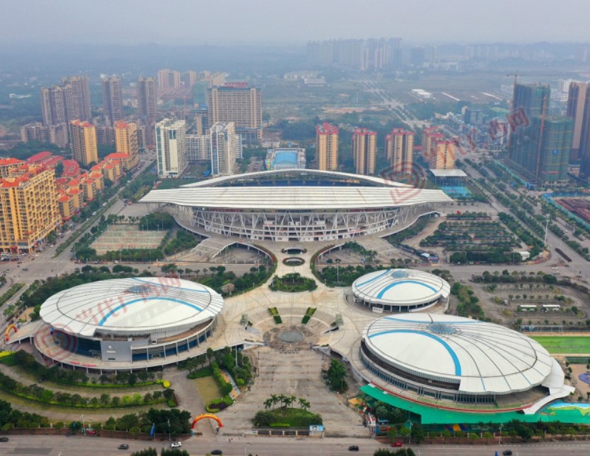 國(guó)萬(wàn)智慧體育館管理系統(tǒng)是一款專(zhuān)業(yè)的體育館營(yíng)運(yùn)綜合管理系統(tǒng)，集前臺(tái)售票收費(fèi)管理、場(chǎng)地管理、收費(fèi)標(biāo)準(zhǔn)、手機(jī)預(yù)訂、會(huì)員管理、文化體育培訓(xùn)功能、在線(xiàn)銷(xiāo)售場(chǎng)館演唱會(huì)門(mén)票功能、檢票功能、在線(xiàn)支付通道管理、陪練管理、一卡通消費(fèi)功能、超市商品銷(xiāo)售系統(tǒng)、倉(cāng)庫(kù)管理、統(tǒng)計(jì)報(bào)表等。